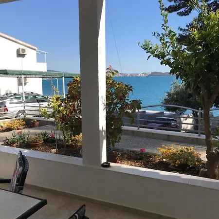 Tona Apartman Trogir